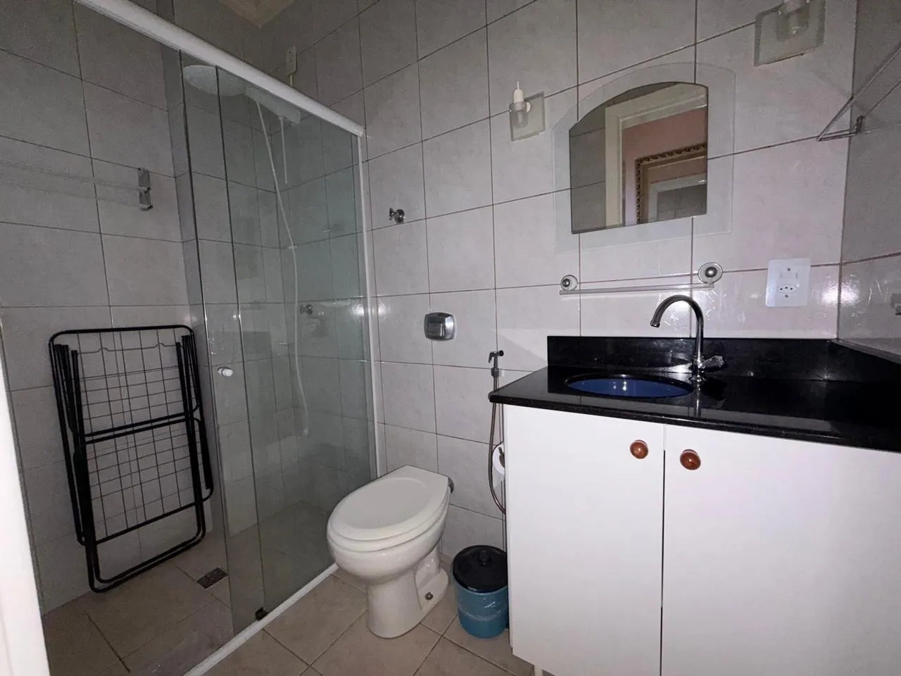 1-bedroom apartment with 37 m² and compact kitchen — photo 9