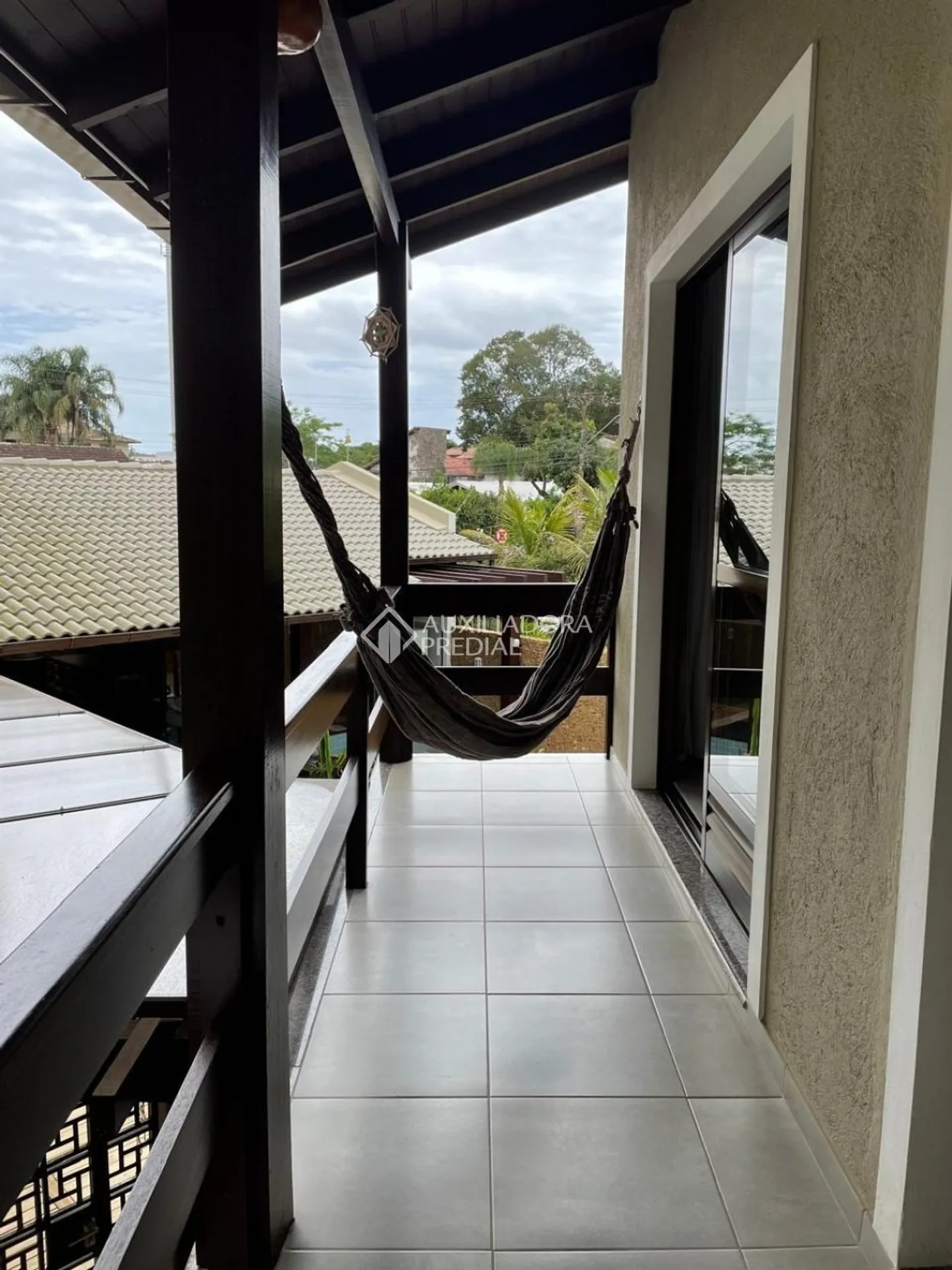 Furnished 350 m² house with an open-plan gas kitchen — photo 15