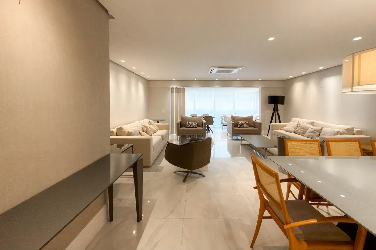 Furnished apartment with 4 bedrooms and 5 bathrooms — photo 34