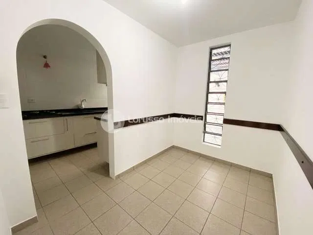 190 m² house with a bathtub and a home office — photo 19