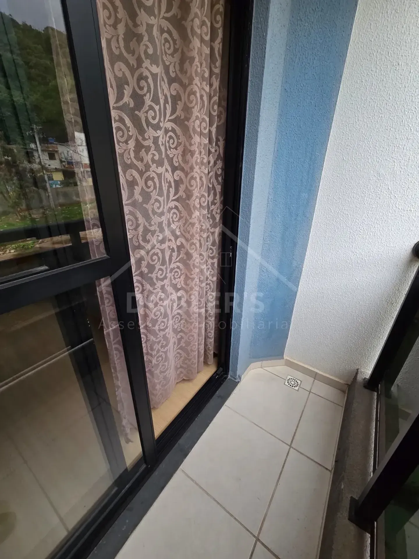 2-bedroom apartment with a mountain view — photo 15