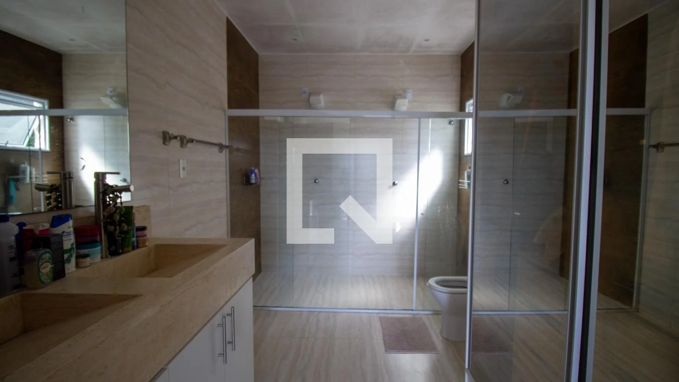 Furnished house with 5 bedrooms and 6 parking spaces — photo 49