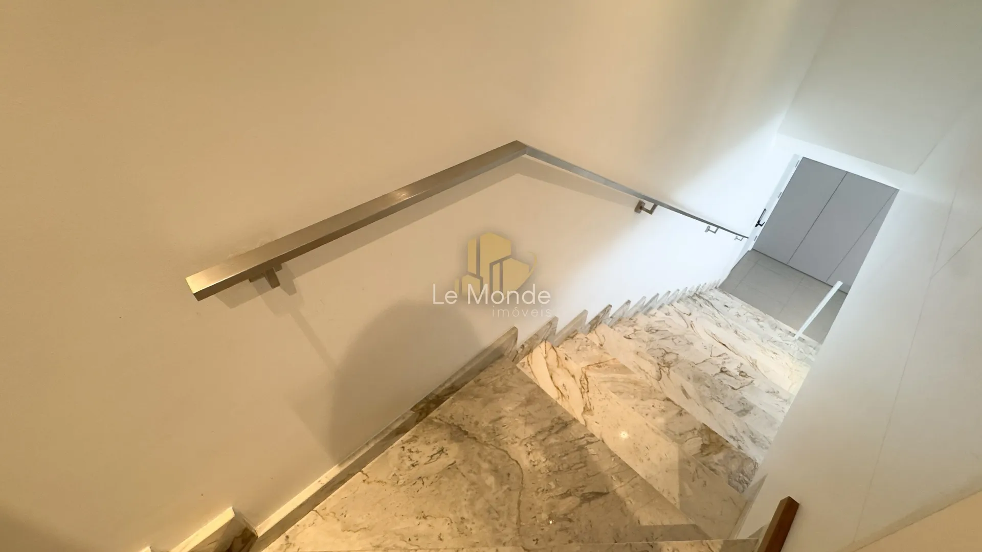 Duplex apartment with 3 bedrooms and 156 m² — photo 56