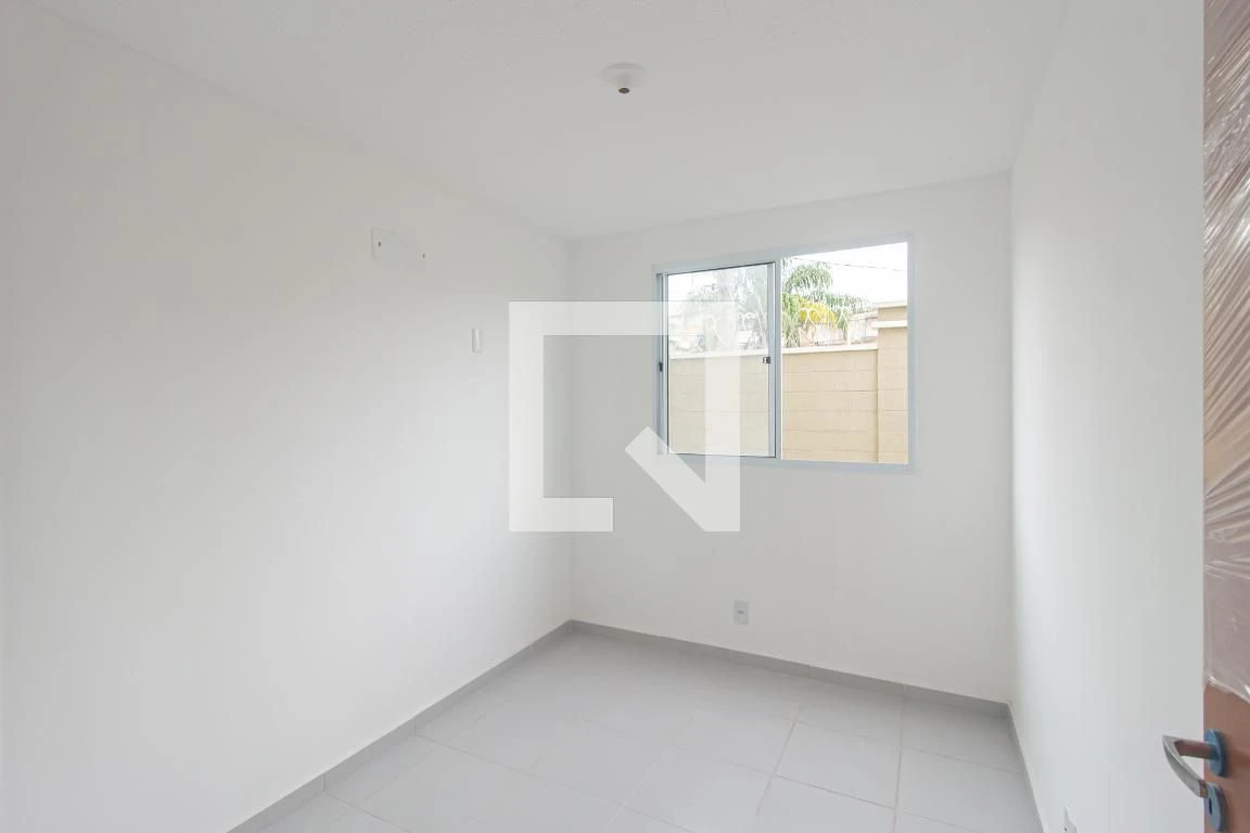 Unfurnished 2-bedroom apartment with private garden — photo 17