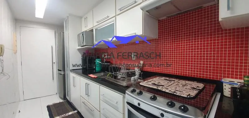 Apartamento com 3 quartos e cozinha integrada moderna — photo 24