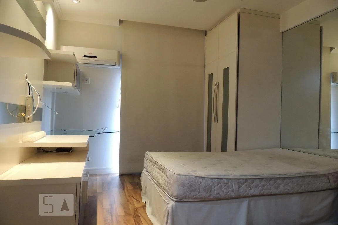 Apartamento de 4 quartos com janelas do piso ao teto — photo 53