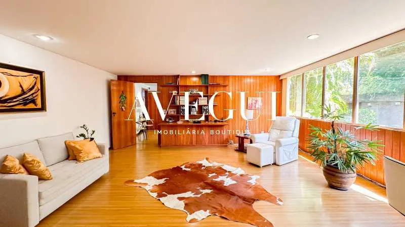 Furnished house, 800 m², with floor-to-ceiling windows — photo 12