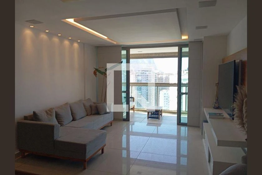 Furnished 4-bedroom apartment with 350 m² and 3 parking