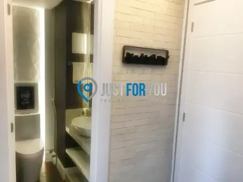 Furnished 2-bedroom apartment with 4 bathrooms — photo 14