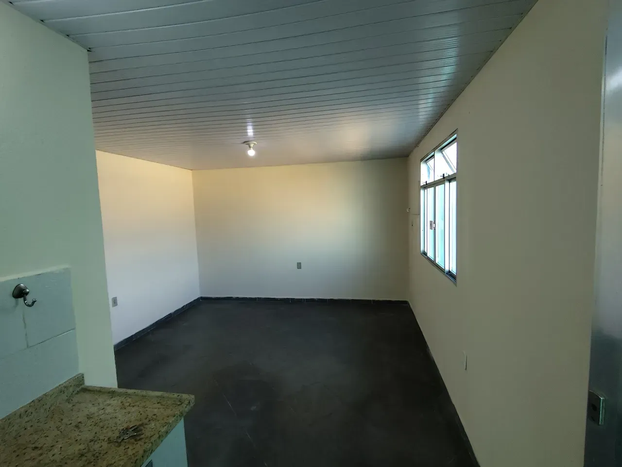 Unfurnished studio, 35 m², 1 bedroom and 1 bathroom — photo 3