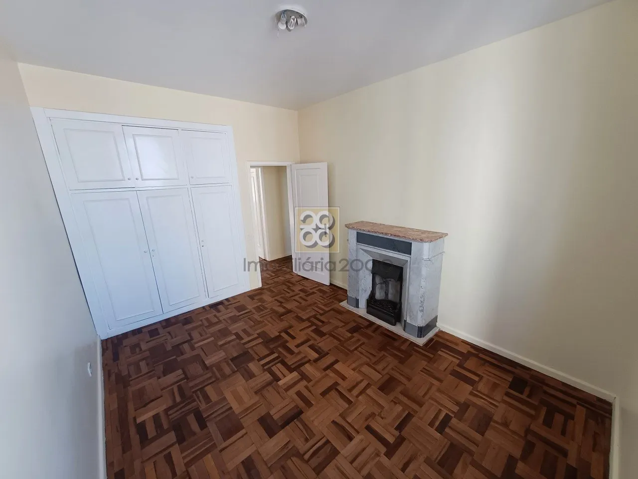 3-bedroom apartment with a home office in Curitiba — photo 17