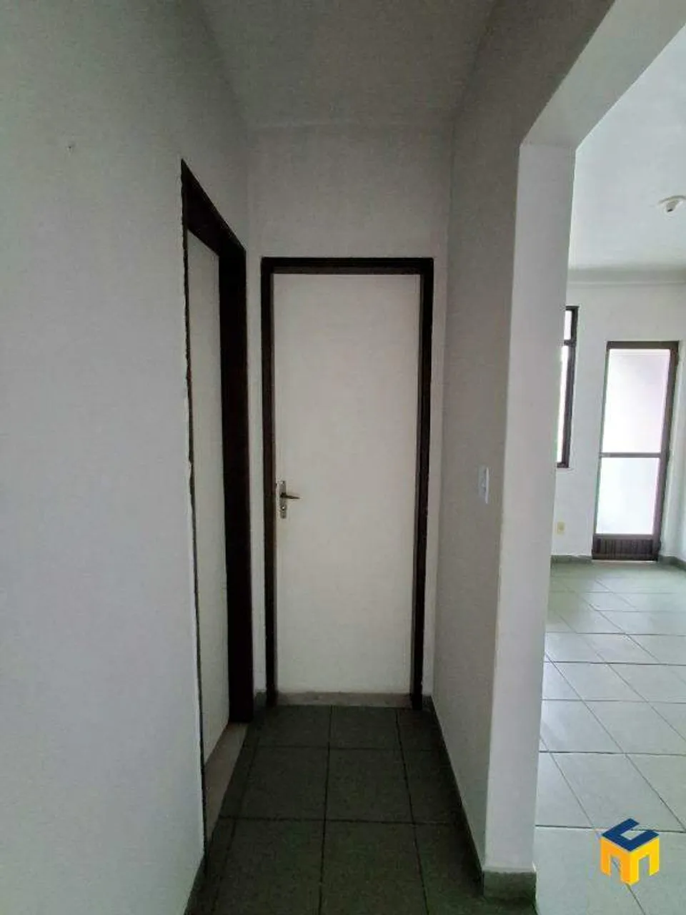 Apartment with 2 bedrooms, balcony and 1 parking spot — photo 12