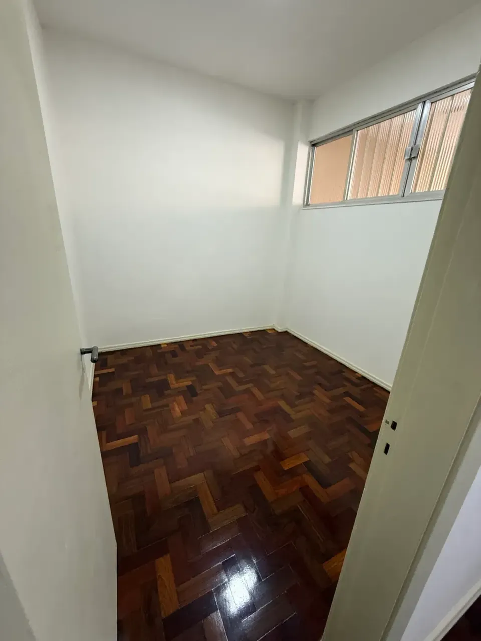 Apartamento sem vaga, 1 quarto e 1 banheiro, cozinha fechada — photo 3
