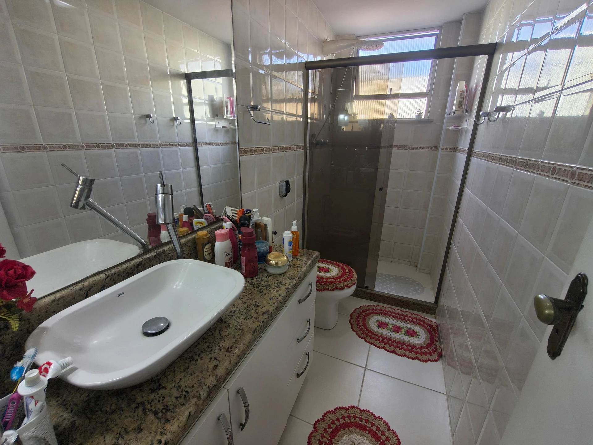 Apartamento amueblado con 3 dormitorios y balcón — photo 17