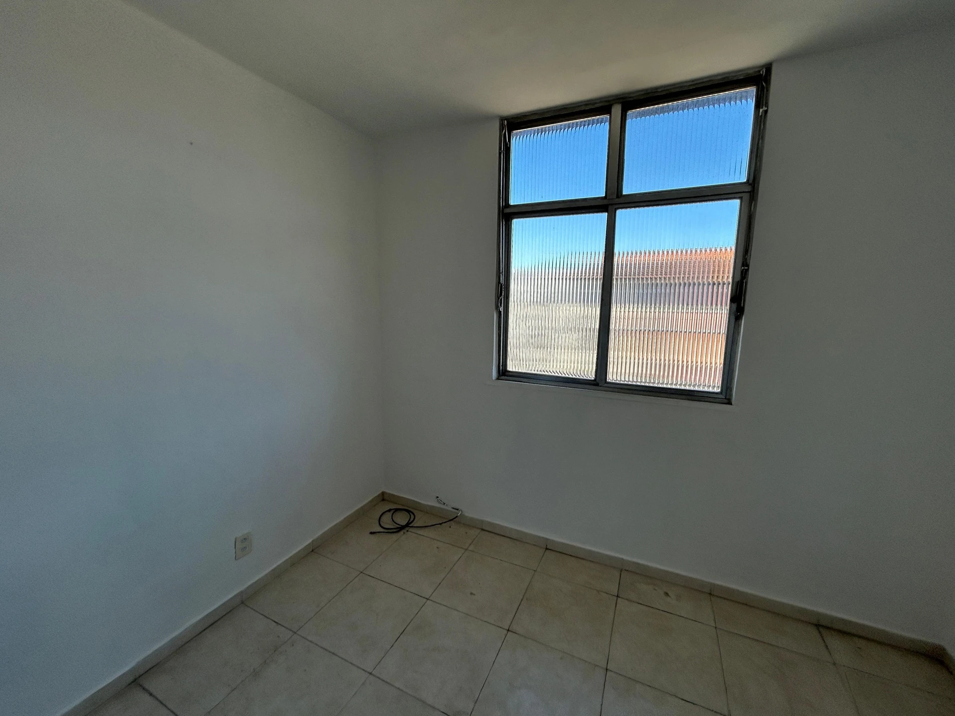 Unfurnished 3-bedroom apartment with 2 baths, no parking — photo 17