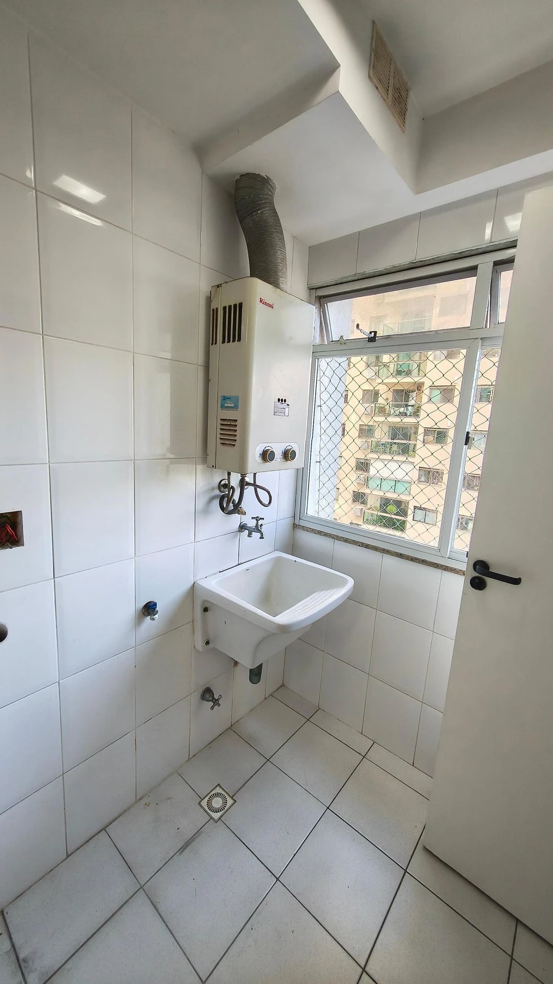 Rent-ready 2-bedroom apartment with balcony — photo 37