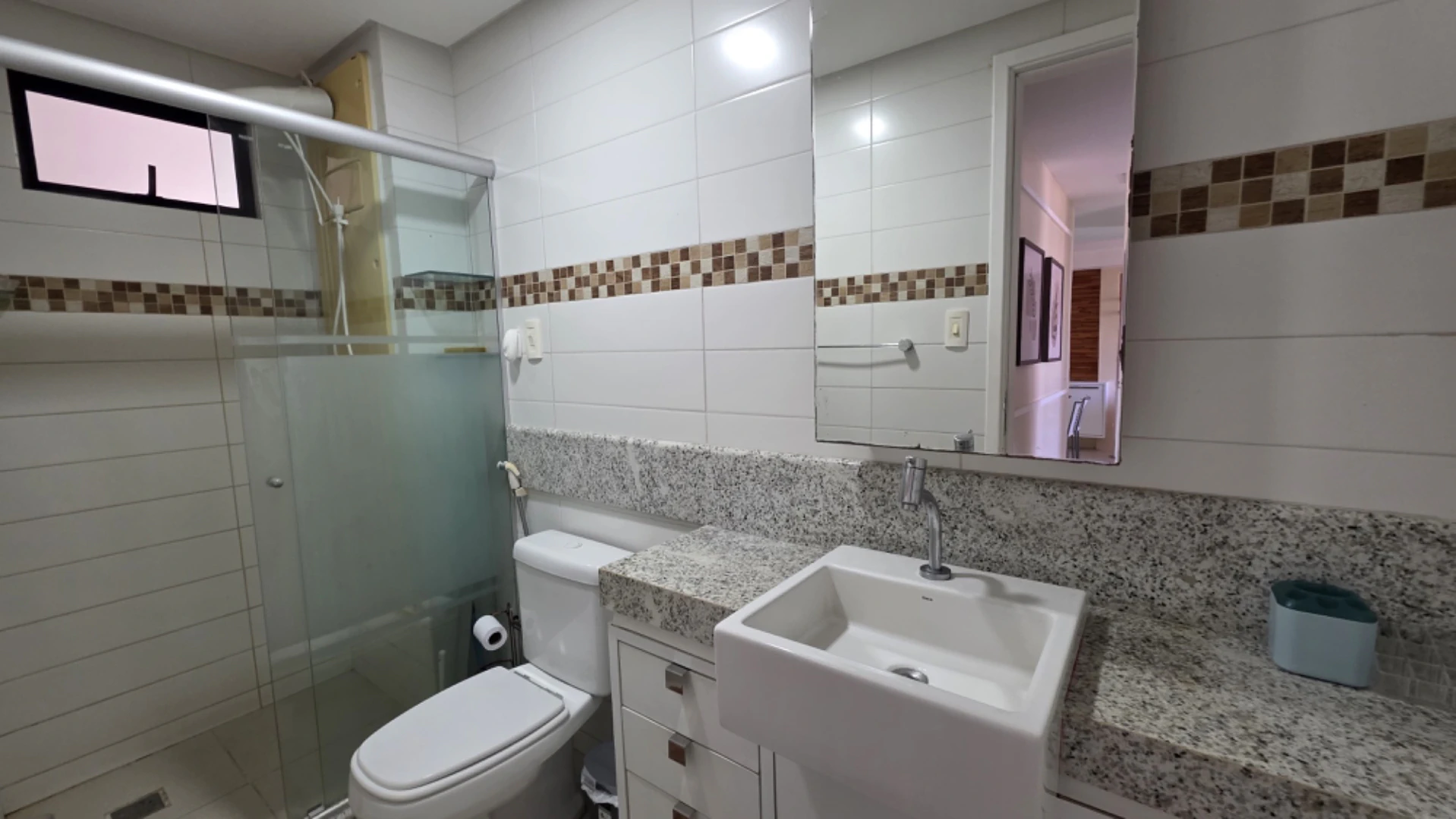 2-bedroom apartment in a building with a gym — photo 8