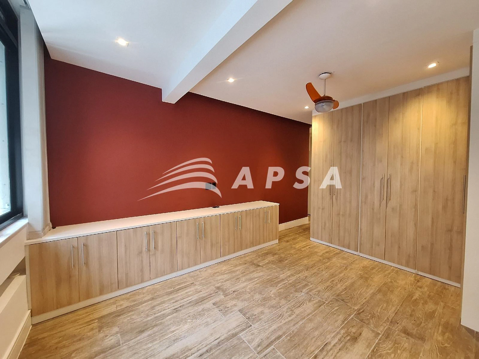 210 m² apartment with an open-plan gas kitchen — photo 8