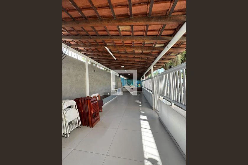 3-bedroom apartment in a building with a pool — photo 11