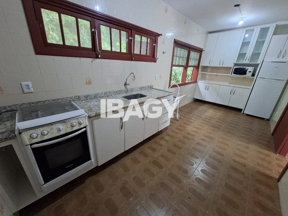 House with 4 bedrooms and balcony BBQ grill — photo 2