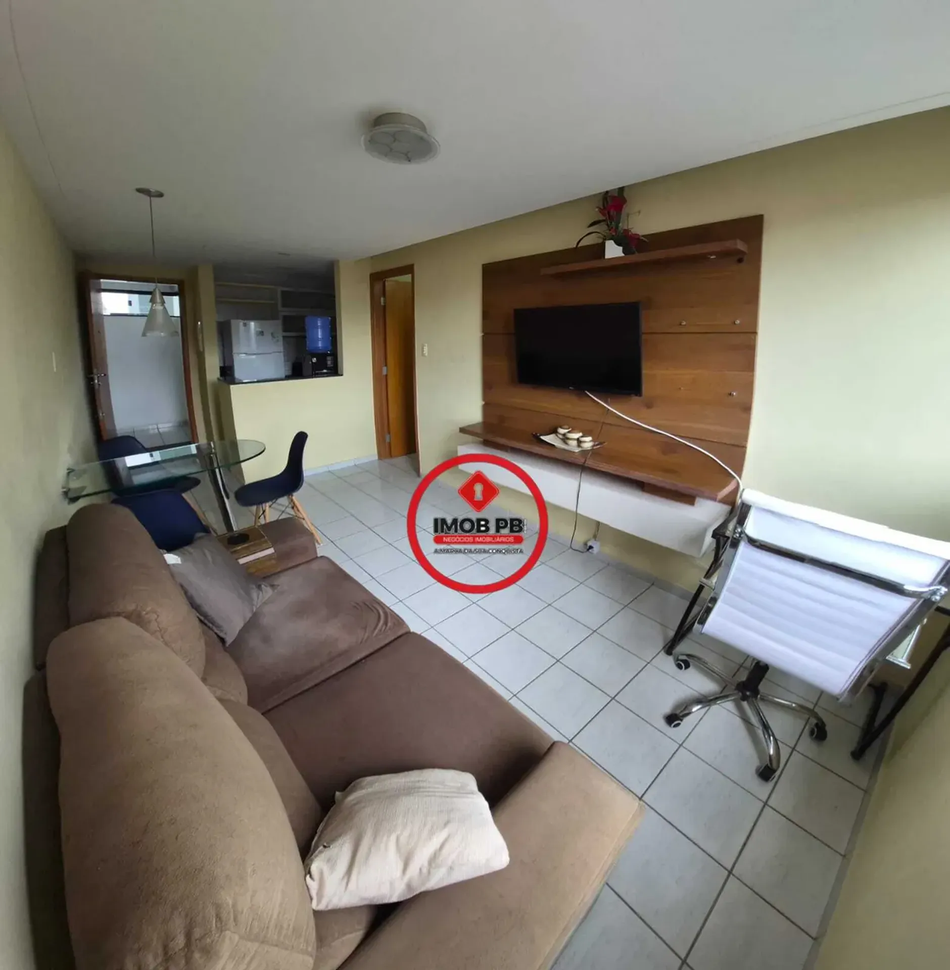 Меблированная квартира 40 м² с 1 спальней и суитом