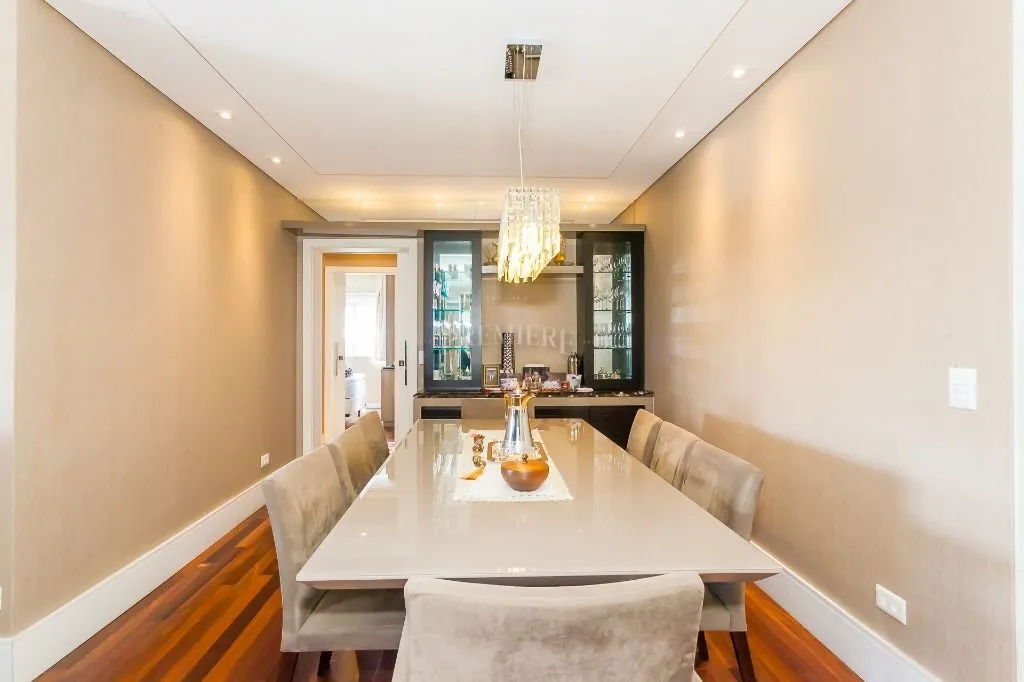 Furnished 158 m² apartment with 3 bedrooms and 5 bathrooms — photo 6