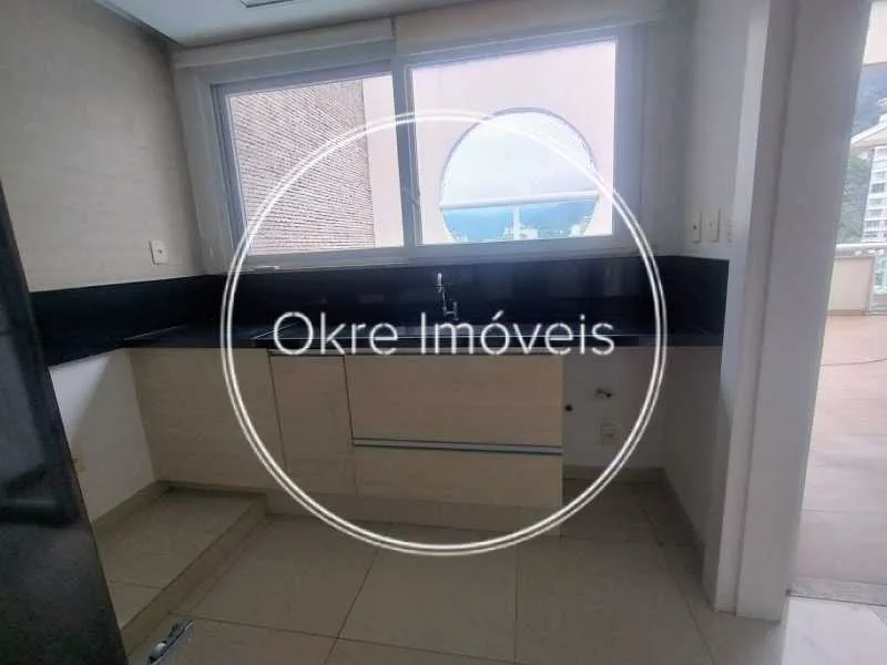 Unfurnished apartment with 2 bedrooms and 3 bathrooms — photo 7