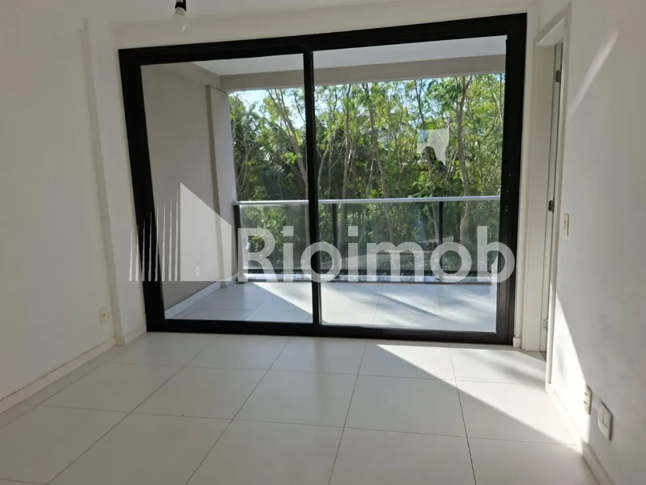 House with 4 bedrooms and 3 bathrooms, balcony grill — photo 13