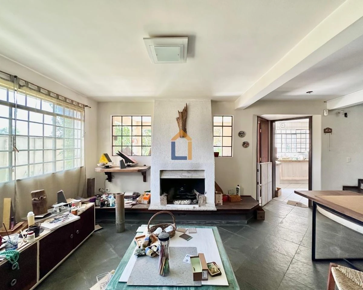 5-bedroom house with a home office — photo 2
