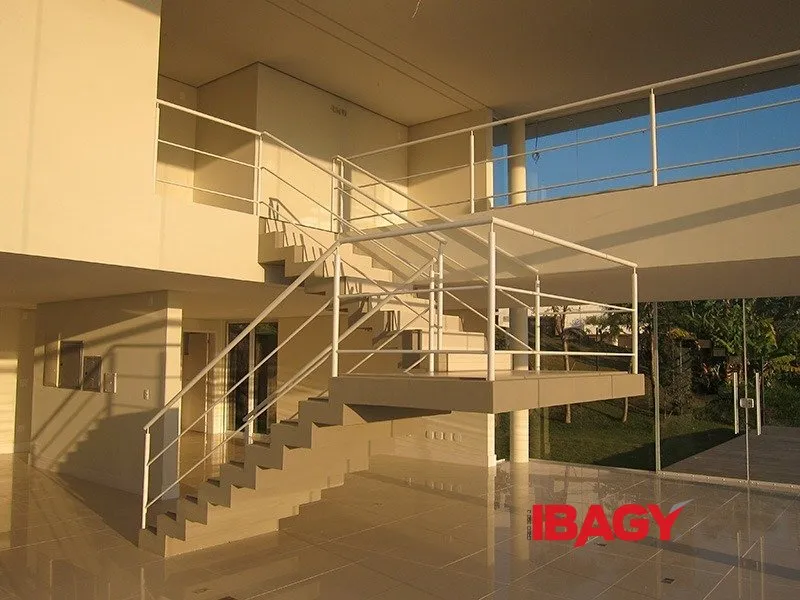 Дом с 3 спальнями-сьютами и 3 парковками 718 м² — photo 22