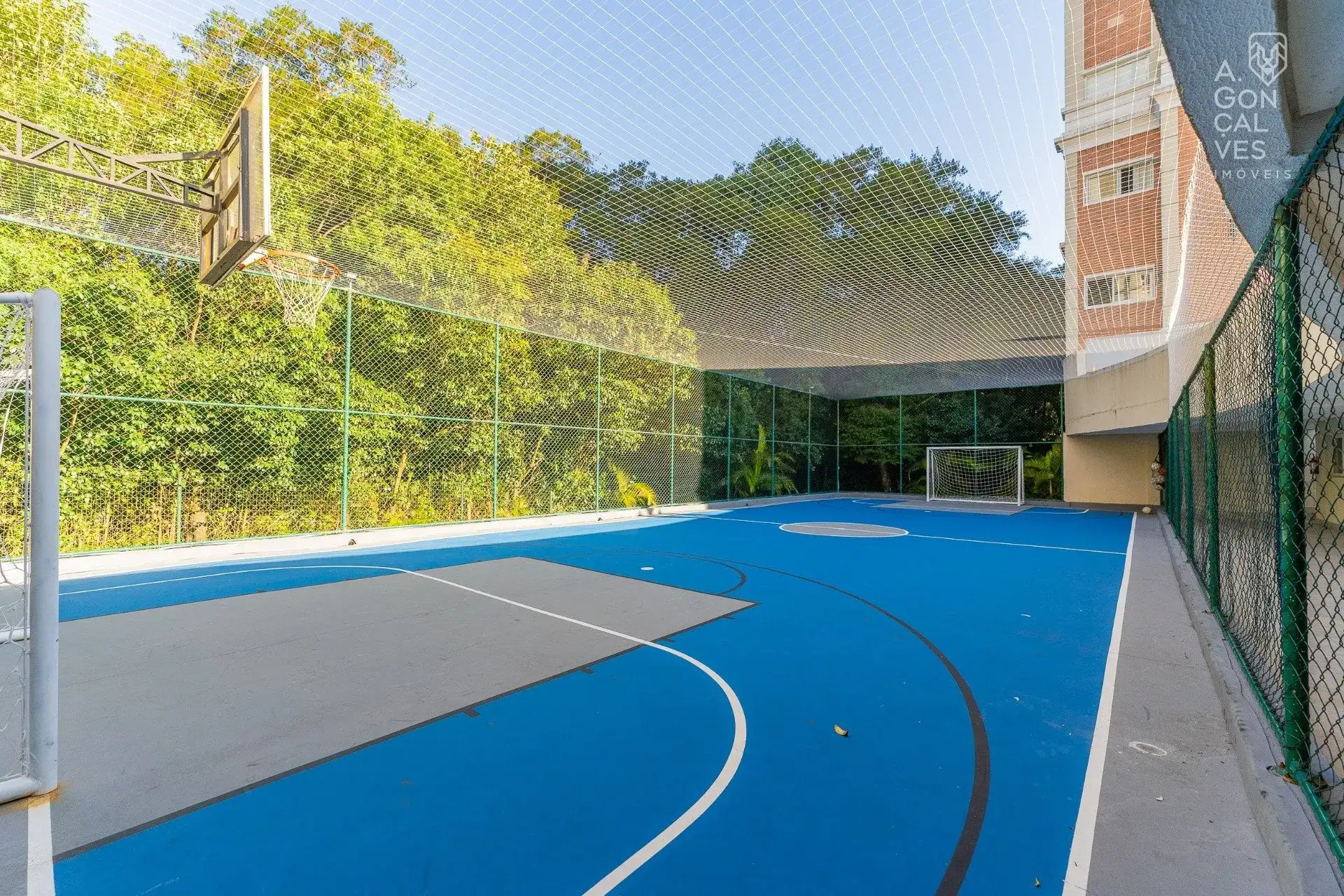 3-bedroom apartment with a dishwasher in Curitiba — photo 44