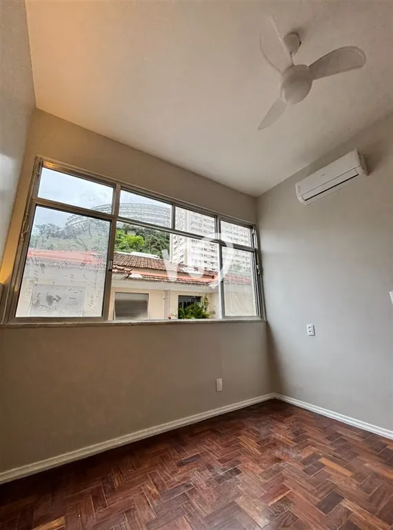 Apartment on the 3rd floor with wood or laminate floors — photo 23