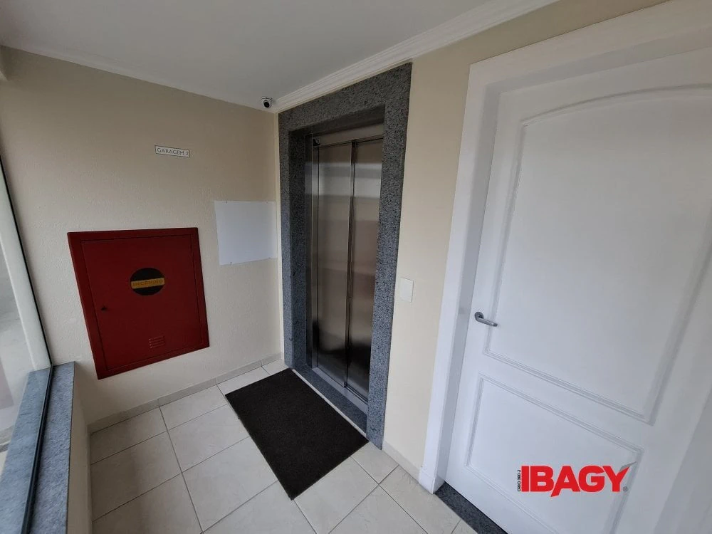 Apartamento de 1 dormitorio con cocina abierta y suite — photo 25