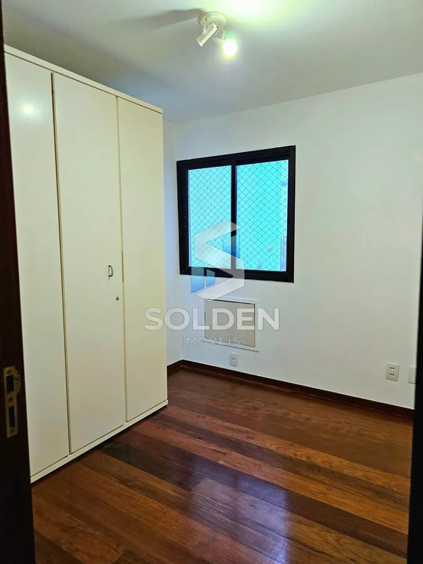 160 m² apartment with 3 bedrooms and 4 bathrooms — photo 11