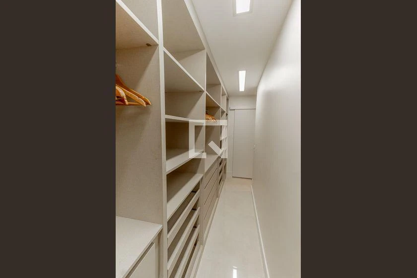 110 m² apartment with enclosed balcony and 3 bedrooms — photo 37