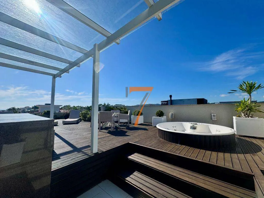Furnished house with 8 bedrooms and 11 bathrooms — photo 23