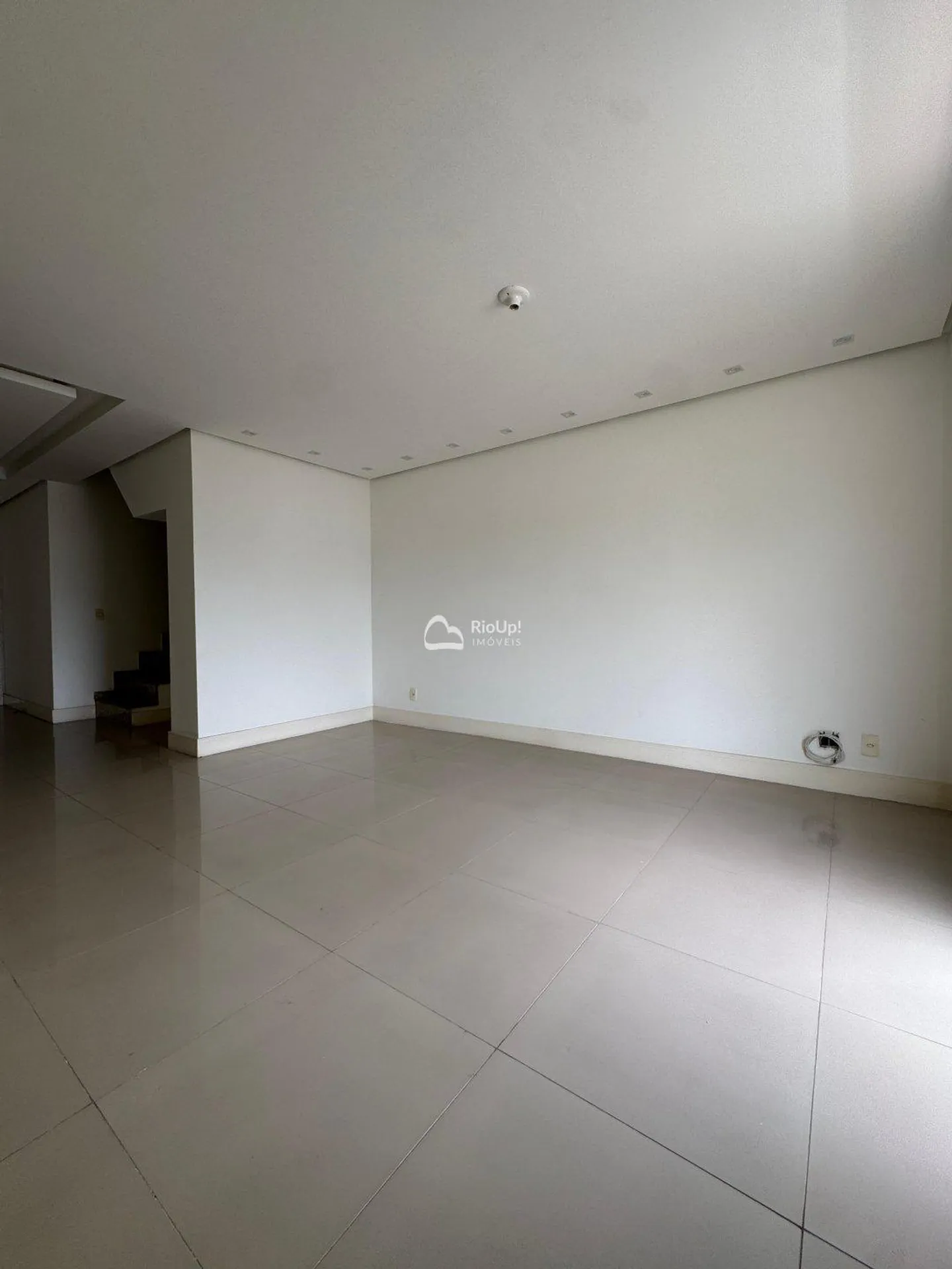 Apartment, 246 m², with a grill on the balcony — photo 4