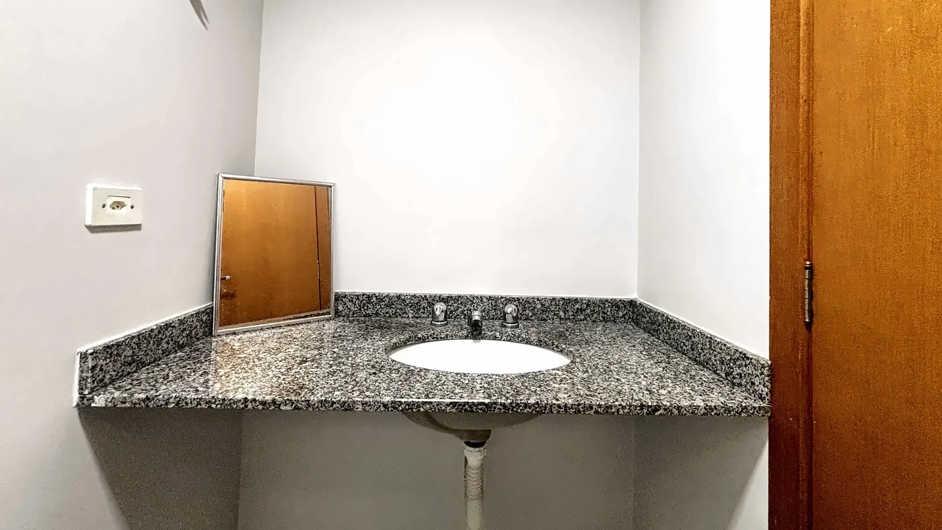 Washing machine in a 3-bedroom apartment, 73 m² — photo 34