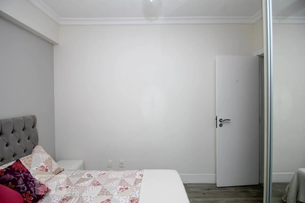 3-bedroom apartment with a glass-enclosed balcony — photo 60