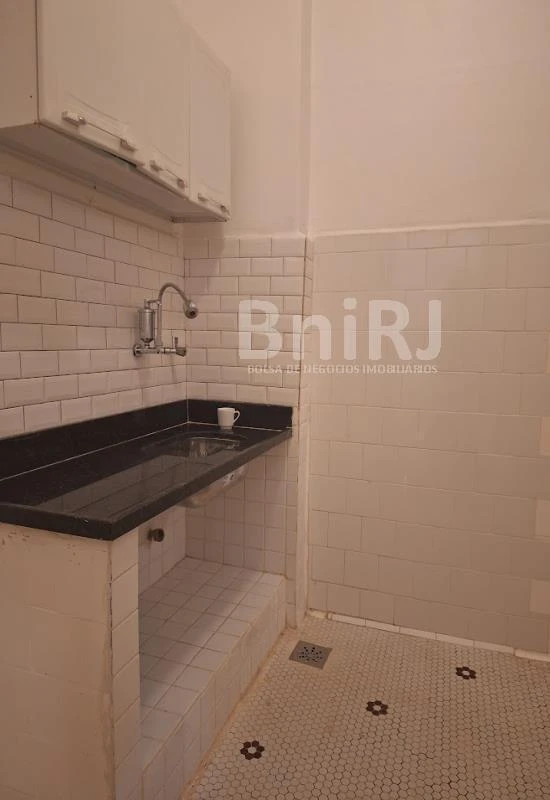 Apartamento sem mobília com 2 quartos e 76 m²