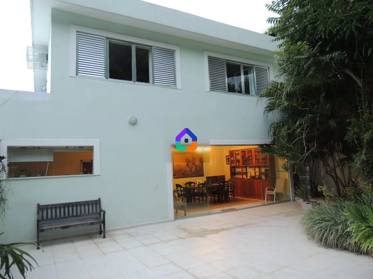 House with 4 bedrooms and 5 bathrooms plus 5 parking spots — photo 14