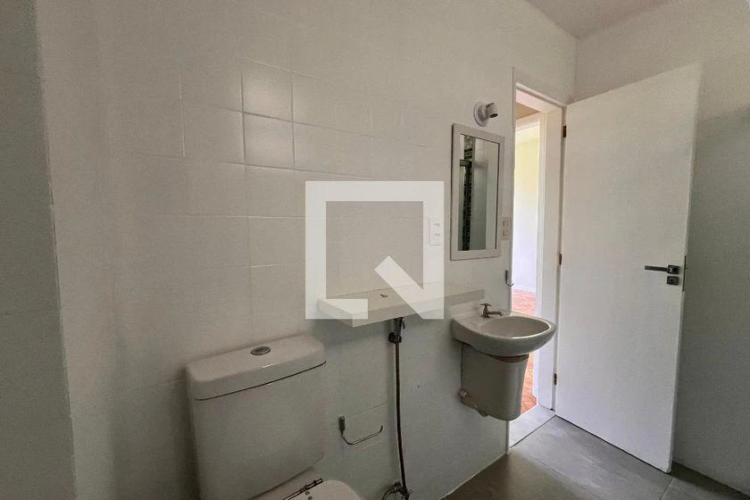 Wood or laminate floors in a 2-bedroom apartment, 80 m² — photo 7