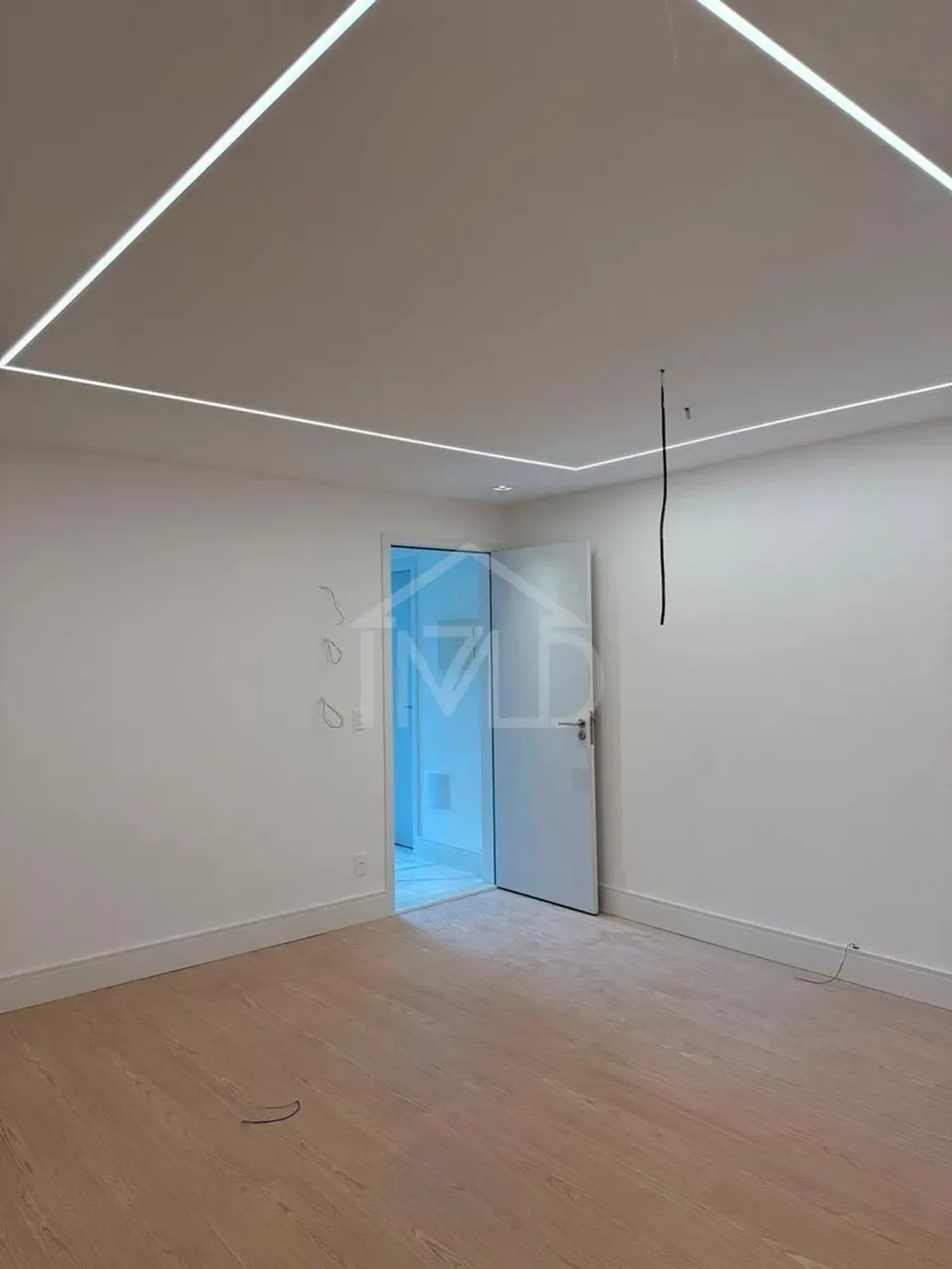 Triplex house with 280 m², 5 suites and balcony grill — photo 8