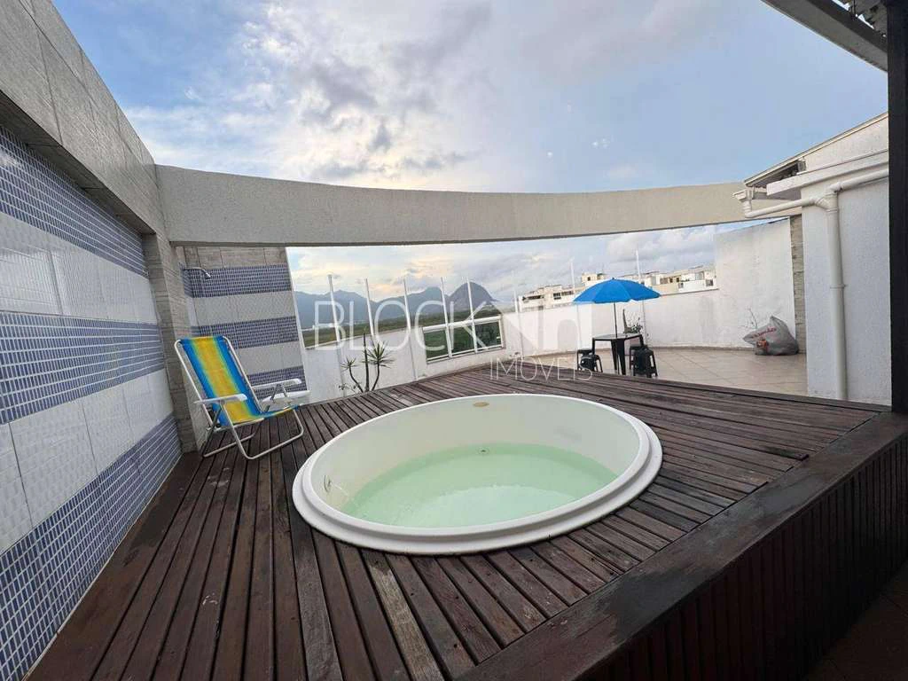 Furnished duplex with 4 bedrooms and 2 en-suite baths — photo 6
