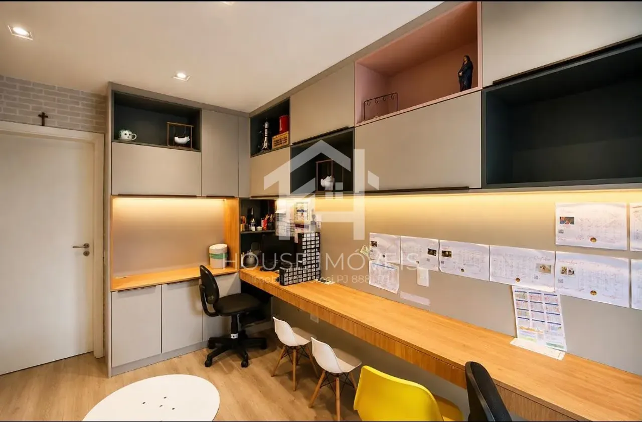 3-bedroom apartment with 5 bathrooms and a glass balcony — photo 9