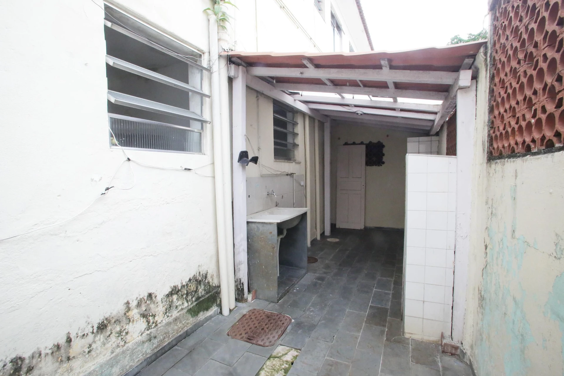 2-bedroom apartment with 2 bathrooms and no parking — photo 16