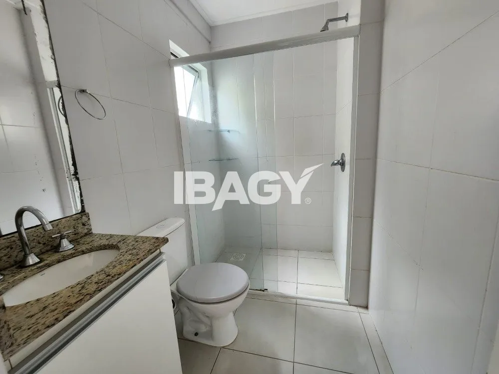2-bedroom apartment with a mountain view — photo 6