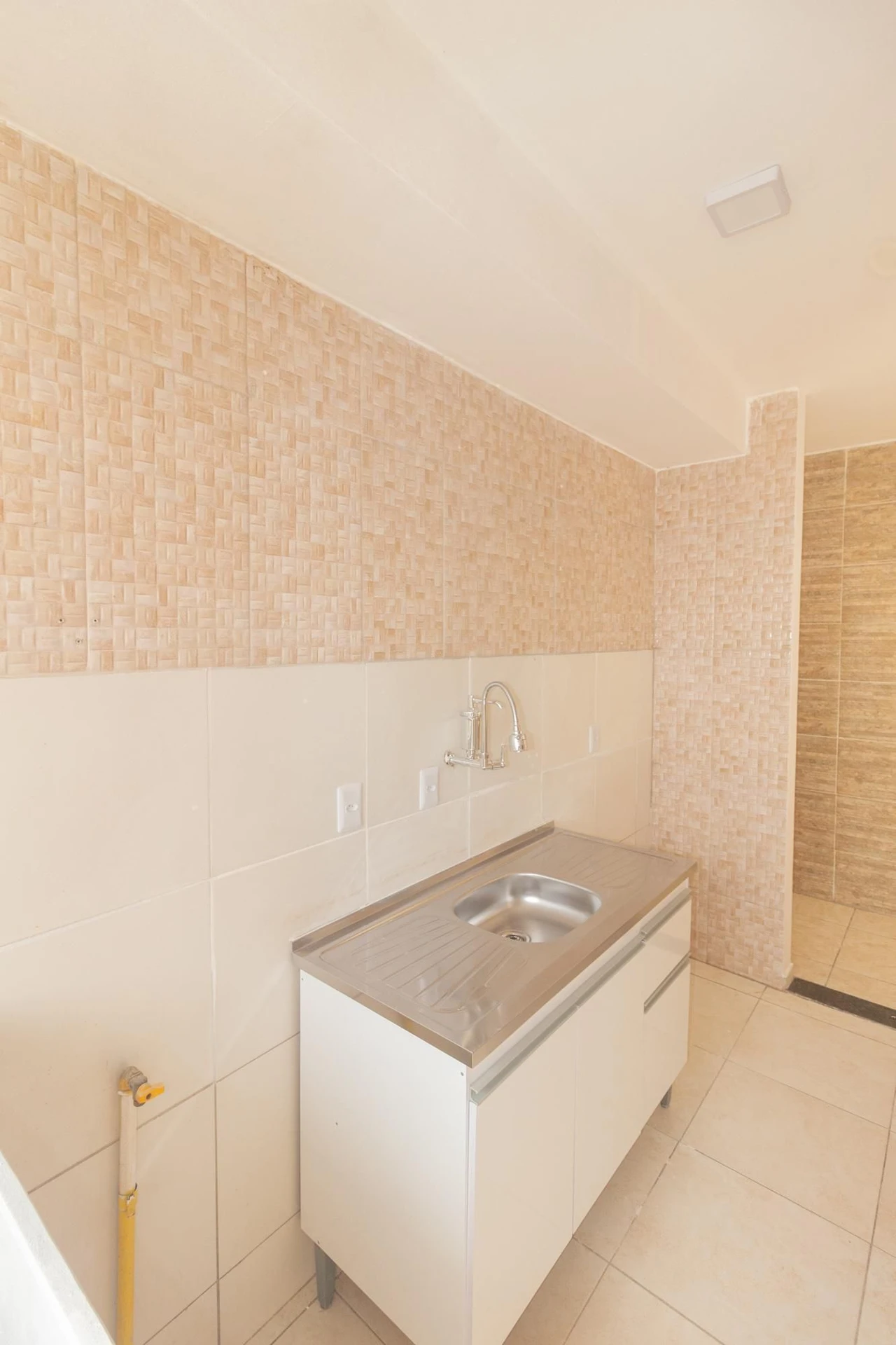 Unfurnished apartment with 2 bedrooms and open-air pool — photo 41