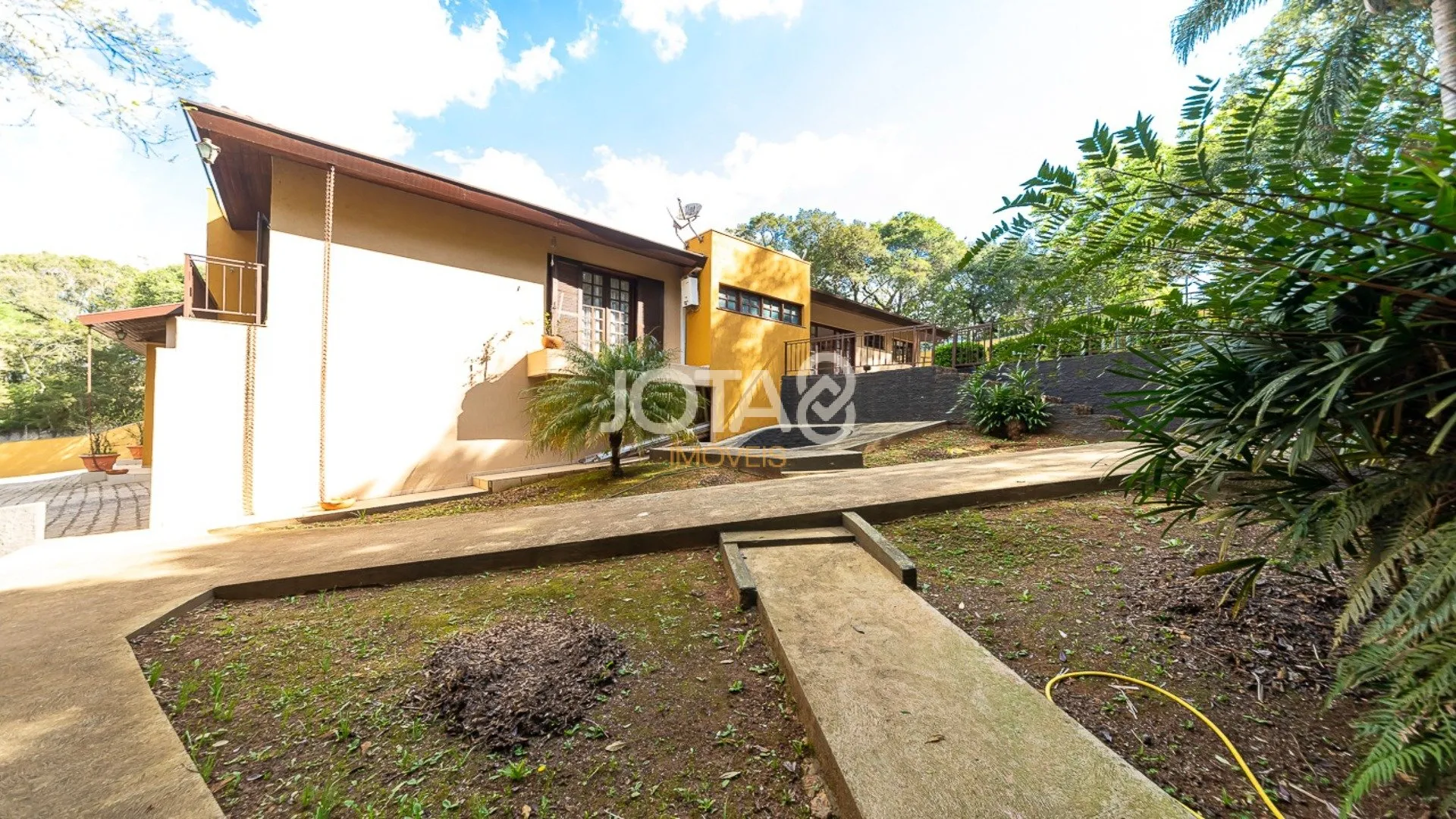 Casa com 4 suítes e cozinha com fogão a gás — photo 23