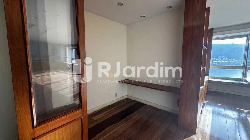Apartamento de 240 m² com 3 quartos e vista marcante — photo 6